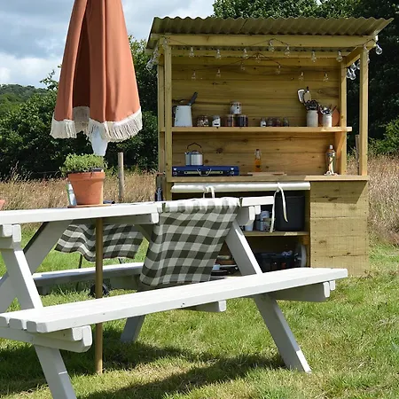 Tylda Tents At Tregonetha - Extra Large 6m Luxury Bell Tent 